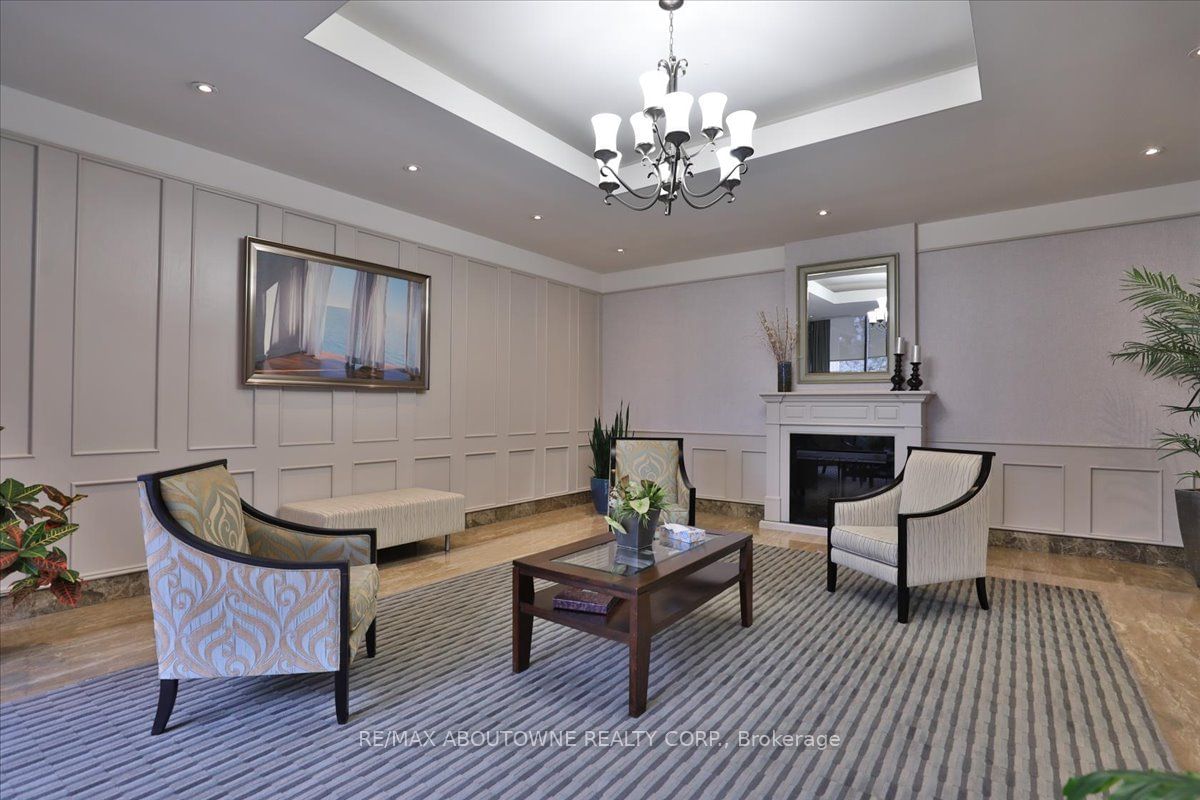 1359 White Oaks Blvd, unit 1006 for sale - image #22