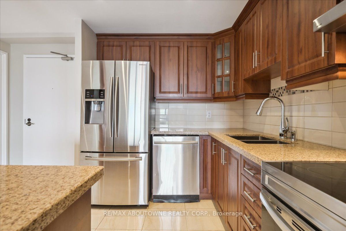 1359 White Oaks Blvd, unit 1006 for sale - image #8