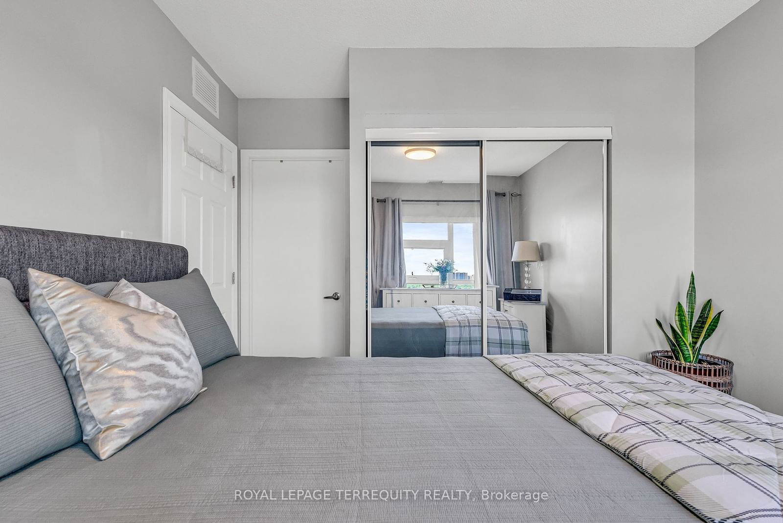 2464 Weston Rd, unit 1014 for sale - image #18