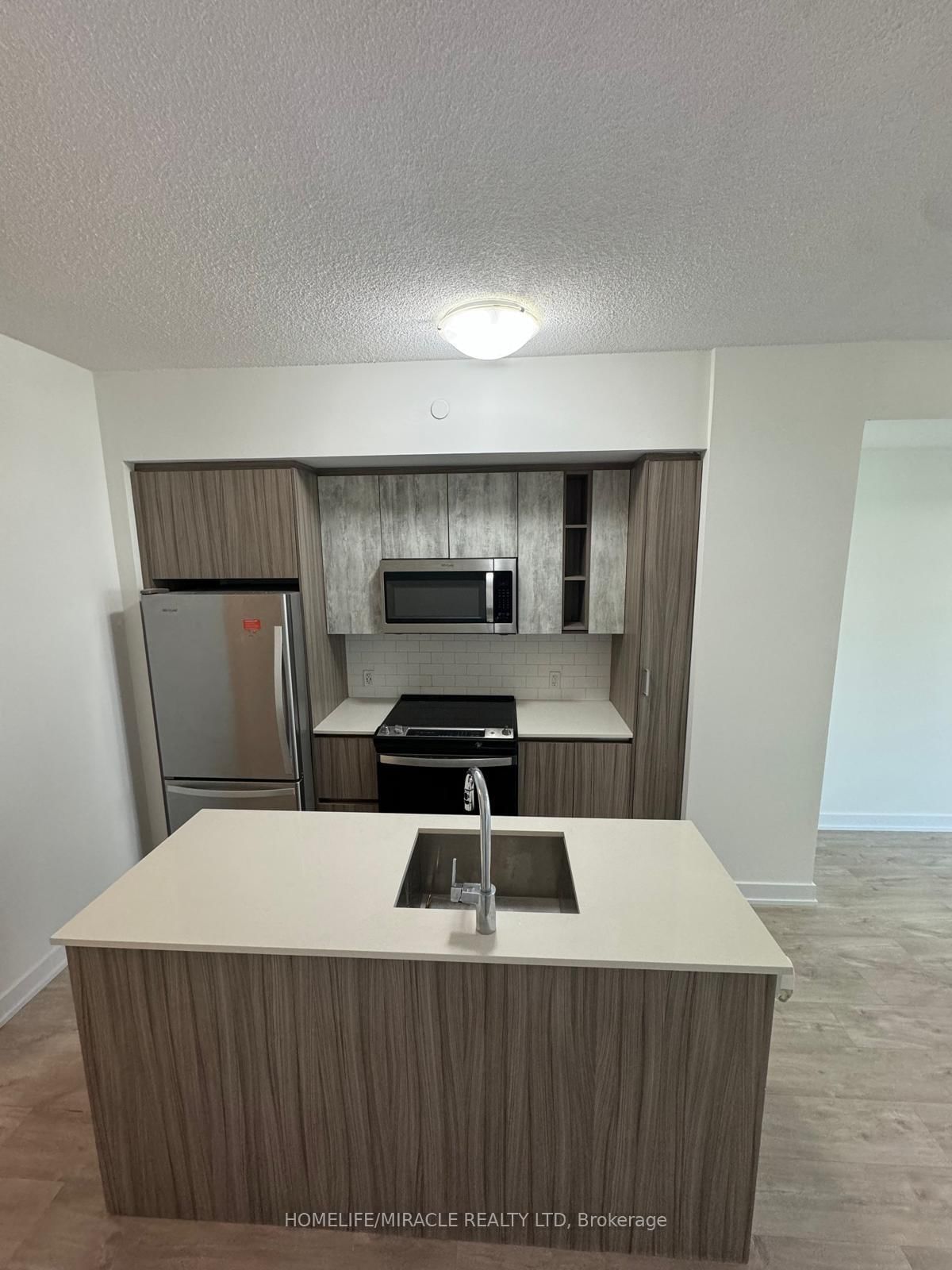 251 Manitoba St, unit 112 for rent - image #4