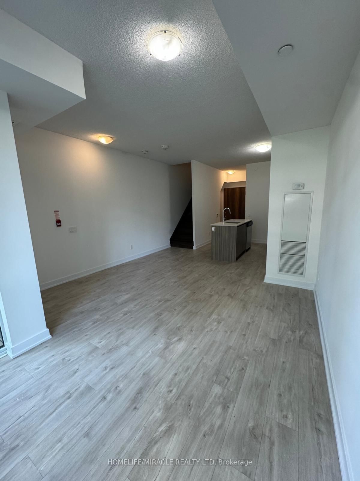 251 Manitoba St, unit 112 for rent - image #6