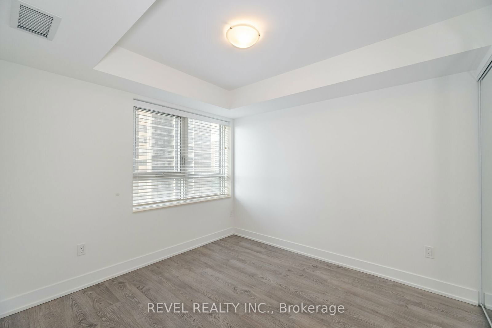 9 Mabelle Ave, unit 725 for sale - image #12