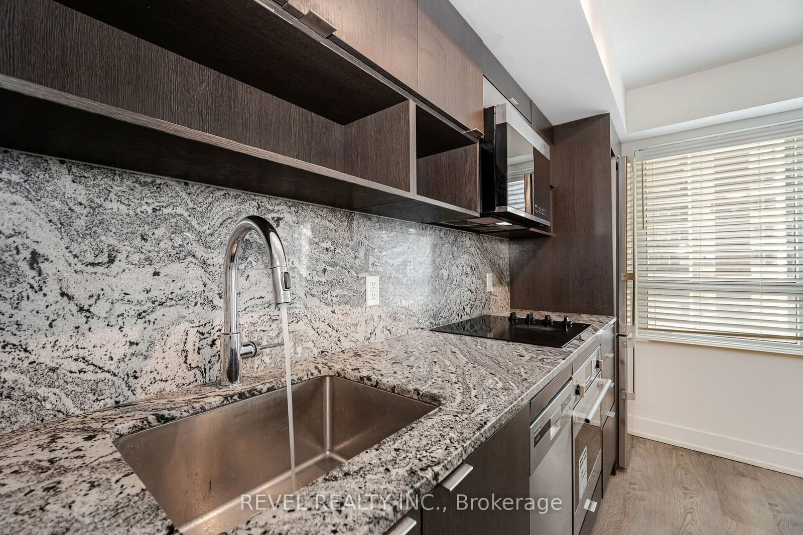 9 Mabelle Ave, unit 725 for sale - image #7