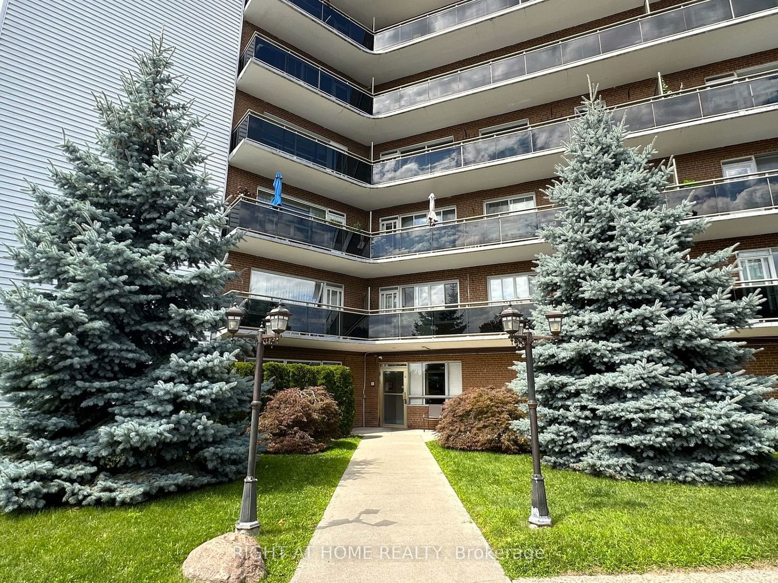 346 The West Mall, unit 603 for sale