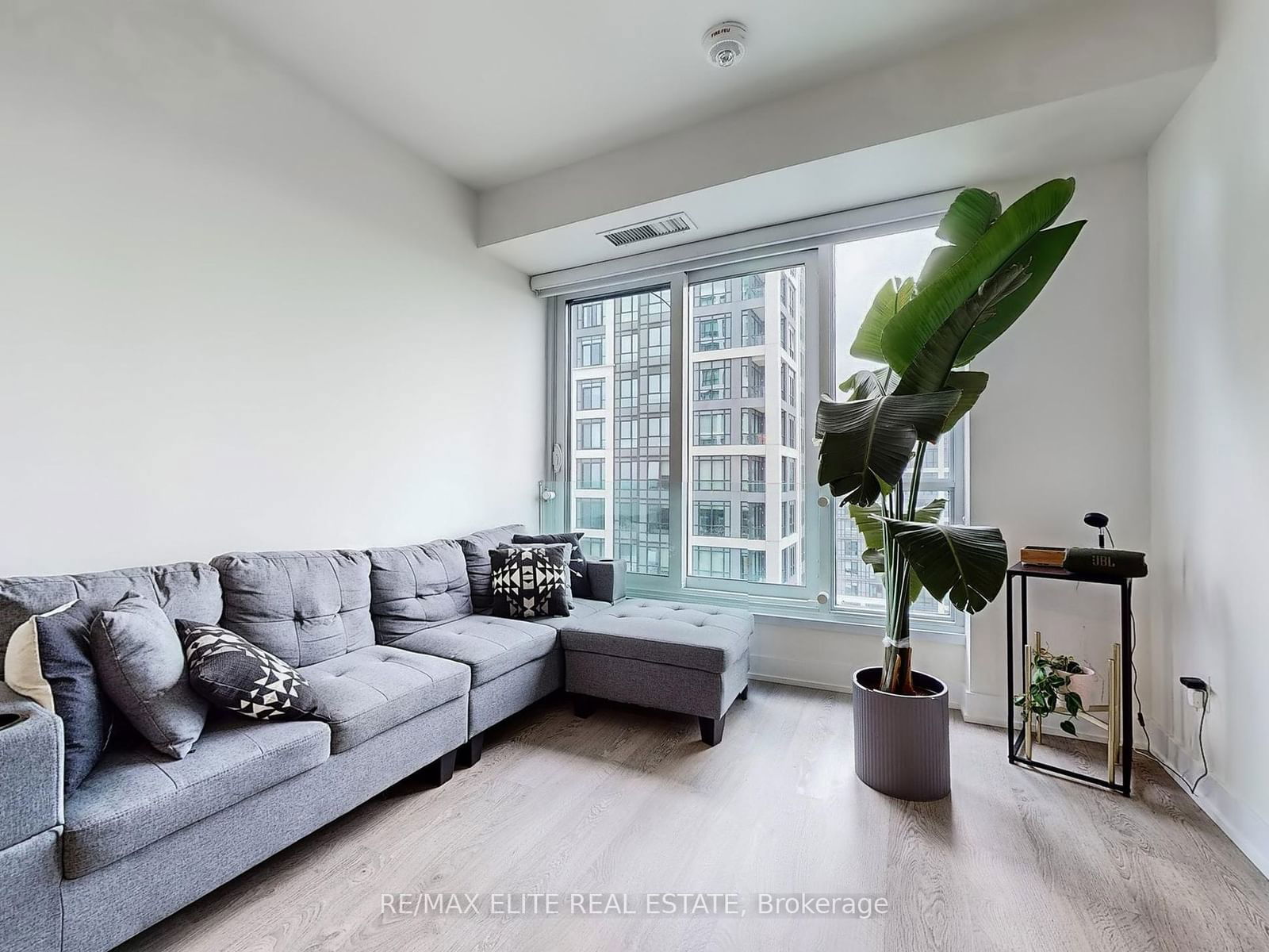 5 Mabelle Ave, unit 3532 for sale - image #6