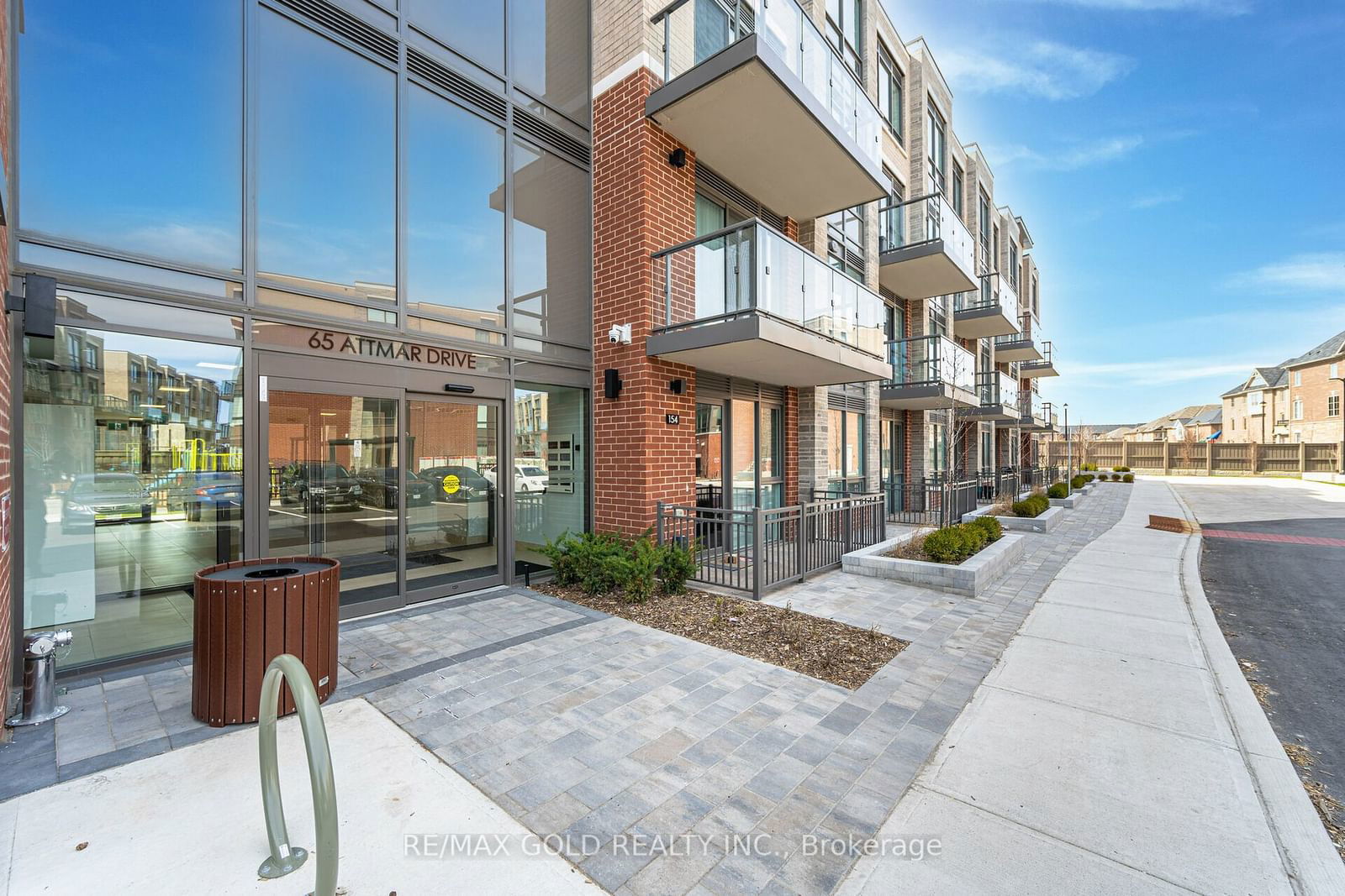 65 Attmar Dr, unit 364 for sale - image #4