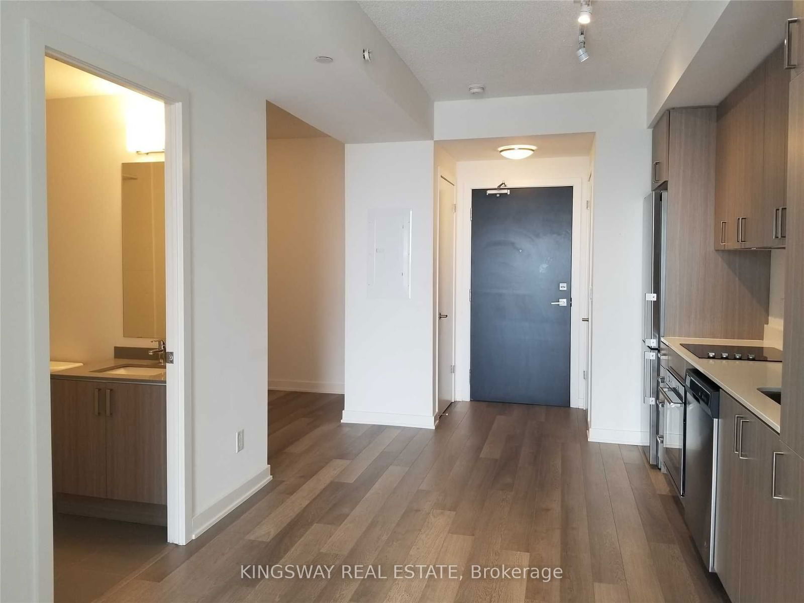 5230 Dundas St, unit 605 for rent - image #3