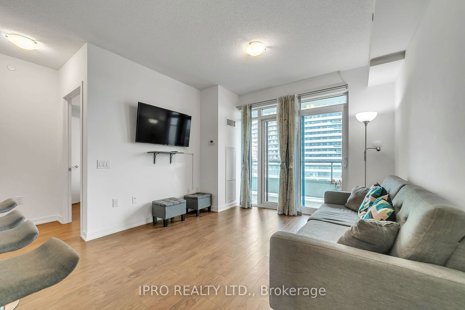 2560 Eglinton Ave W, unit 801 for sale - image #12