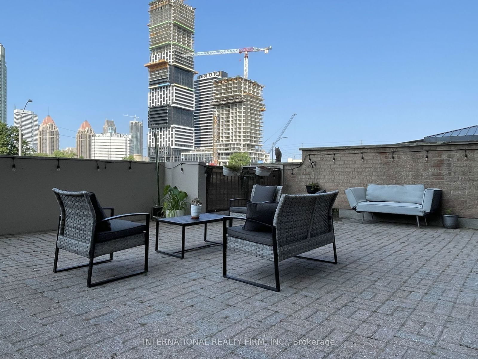 285 Enfield Pl, unit 208 for sale - image #14