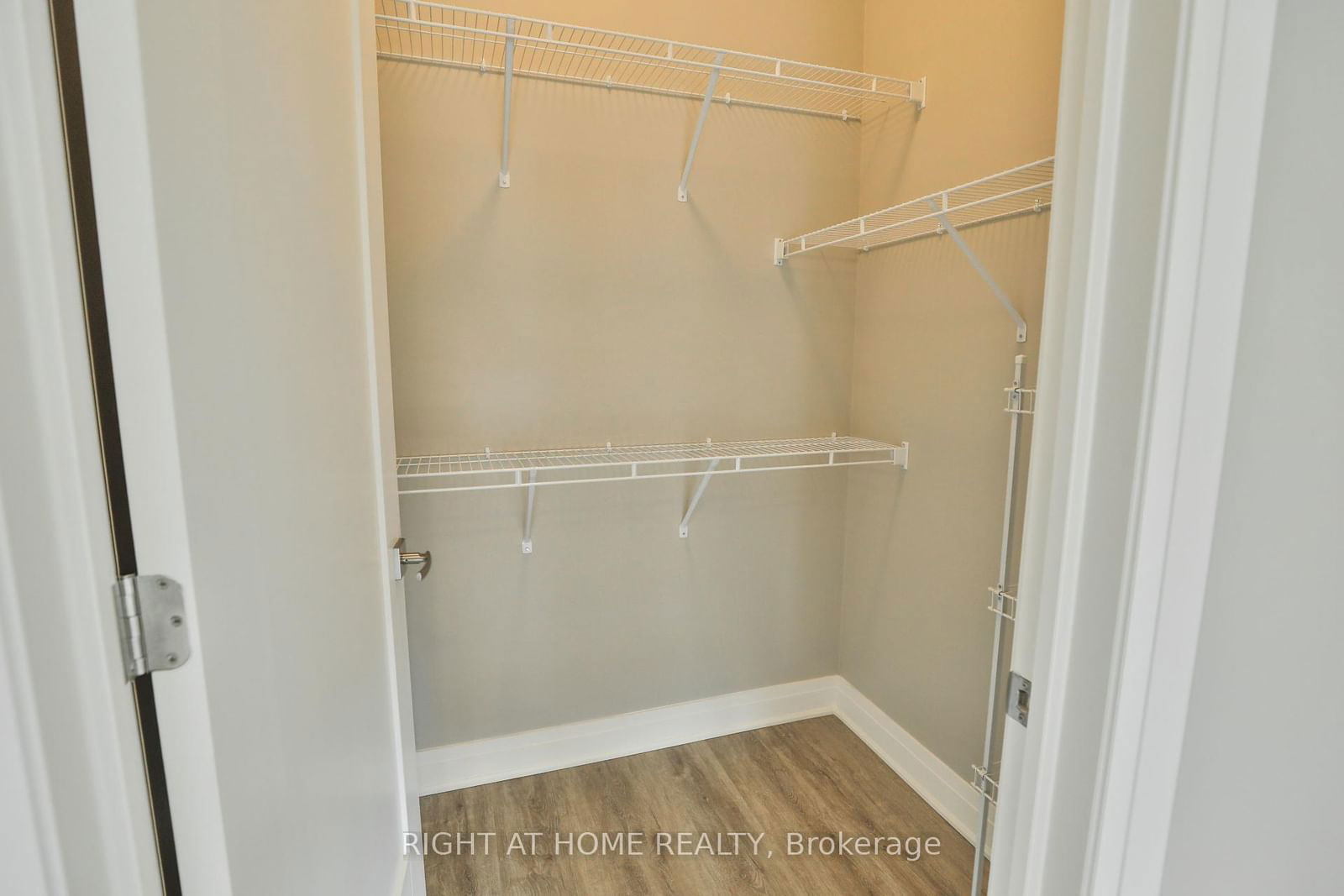 102 Grovewood Common, unit 607 for rent - image #20