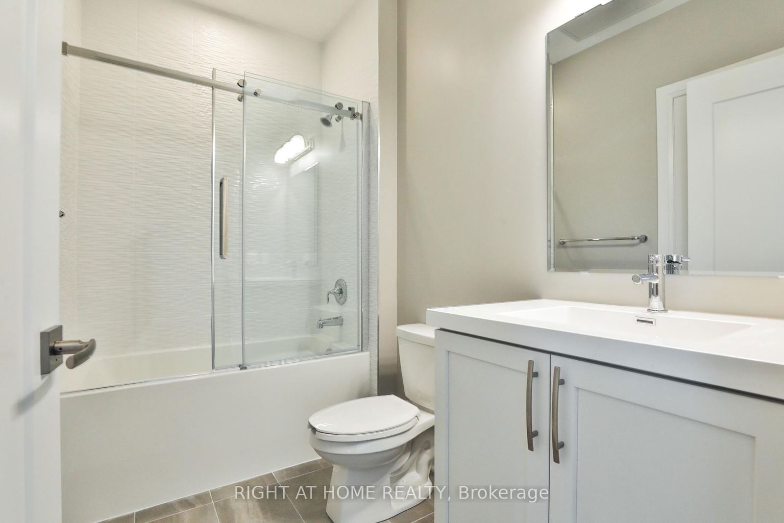 102 Grovewood Common, unit 607 for rent - image #25