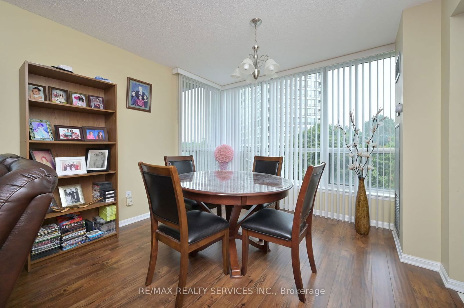 12 Laurelcrest St, unit 412 for sale - image #14