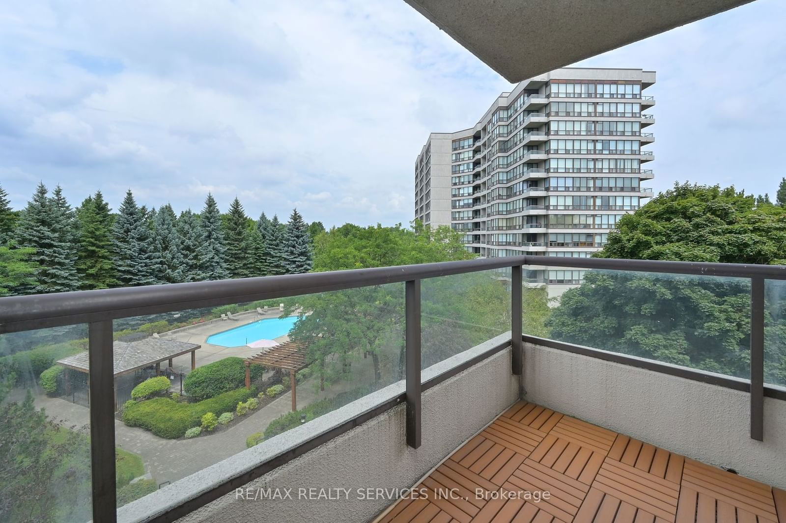 12 Laurelcrest St, unit 412 for sale