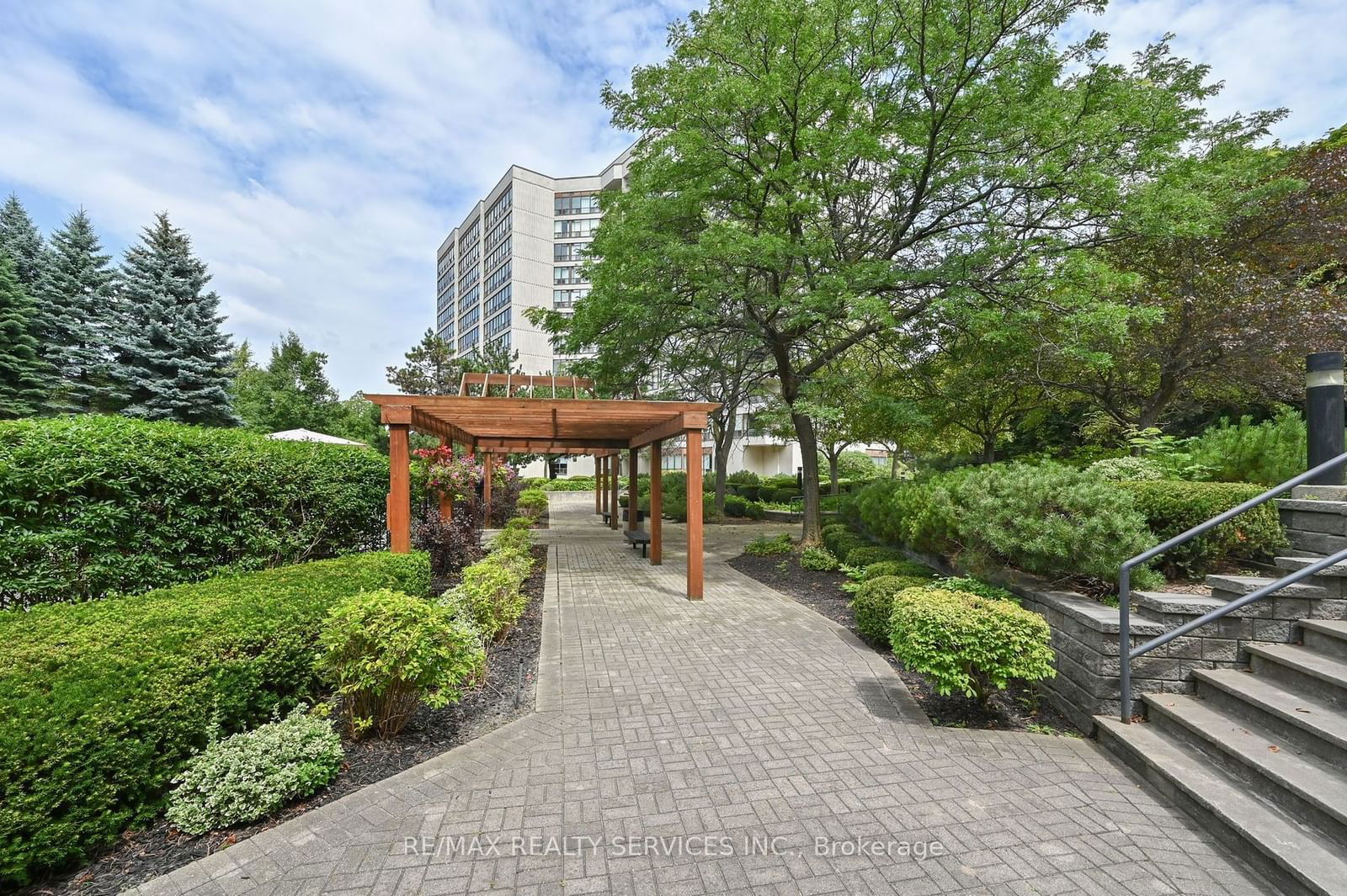 12 Laurelcrest St, unit 412 for sale - image #28