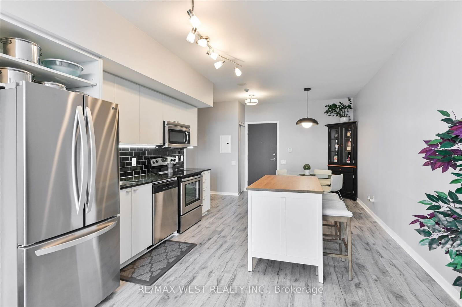 103 The Queensway Ave, unit 2113 for sale - image #12