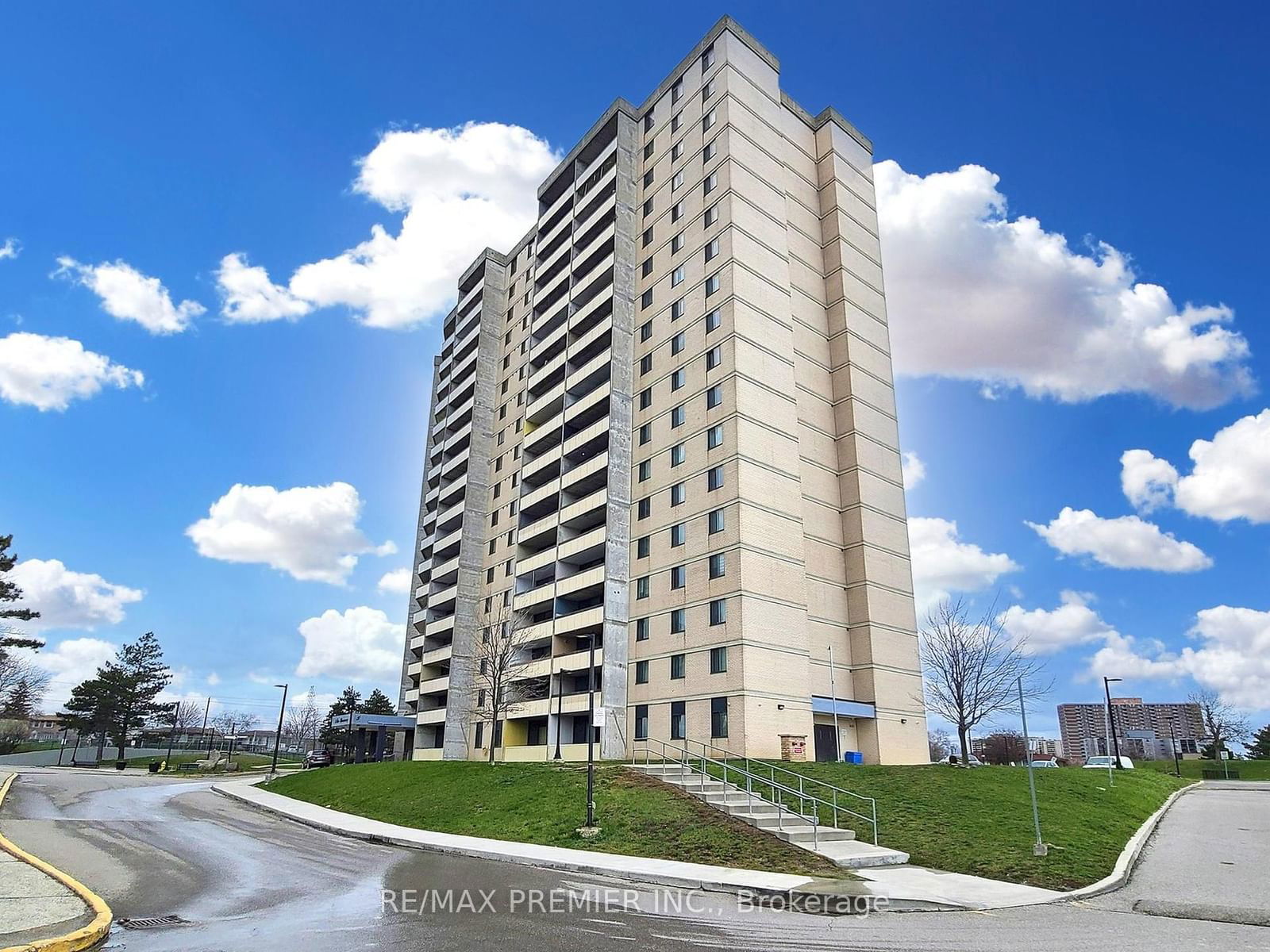 5 San Romano Way, unit 903 for sale