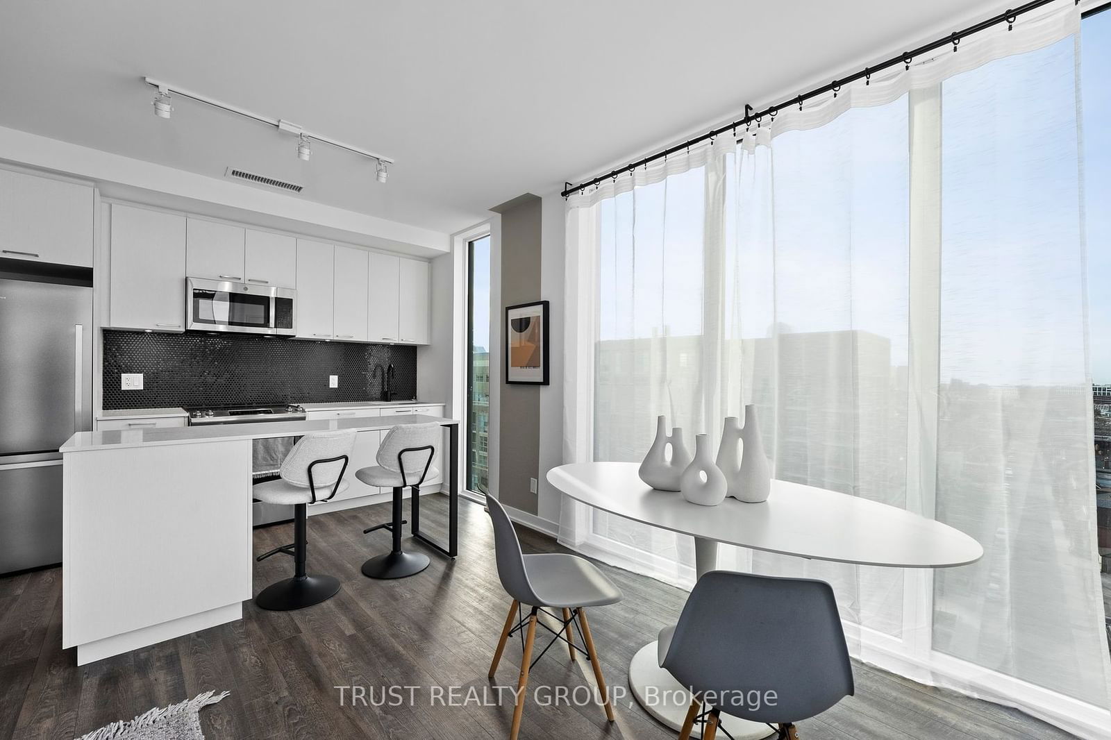 1808 St. Clair Ave W, unit 1104 for sale - image #4