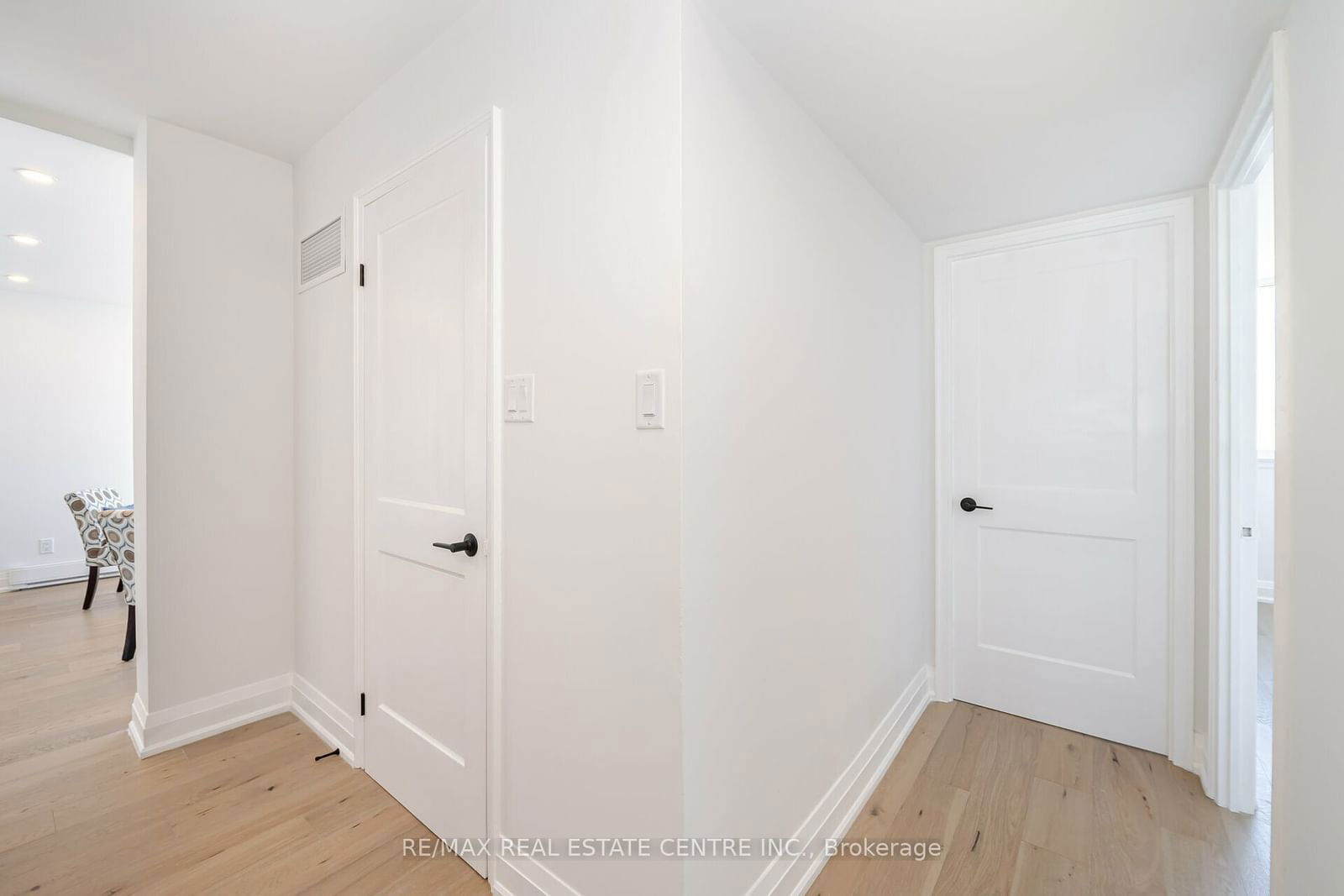 1360 Rathburn Rd E, unit 1404 for sale - image #21