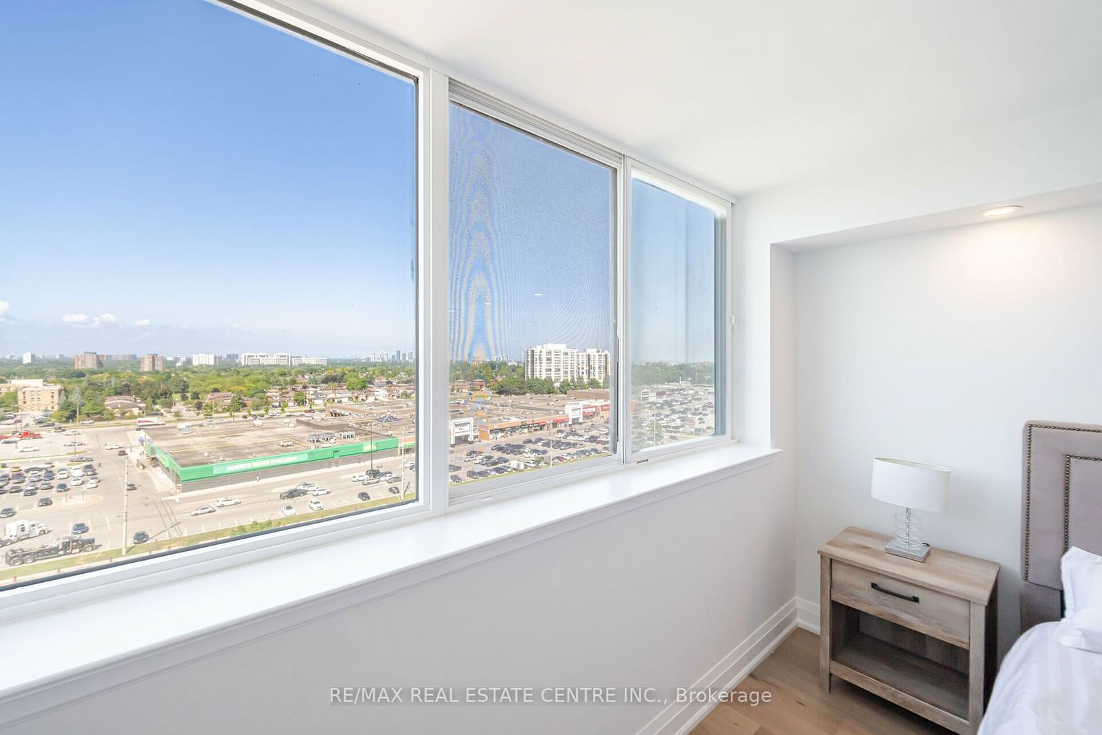 1360 Rathburn Rd E, unit 1404 for sale - image #24