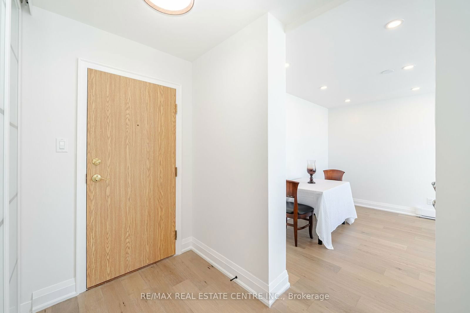 1360 Rathburn Rd E, unit 1404 for sale - image #6