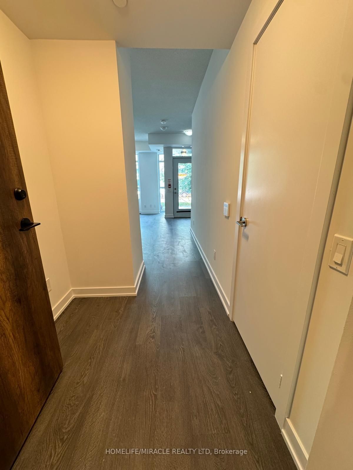 251 Manitoba St, unit 137 for rent - image #3