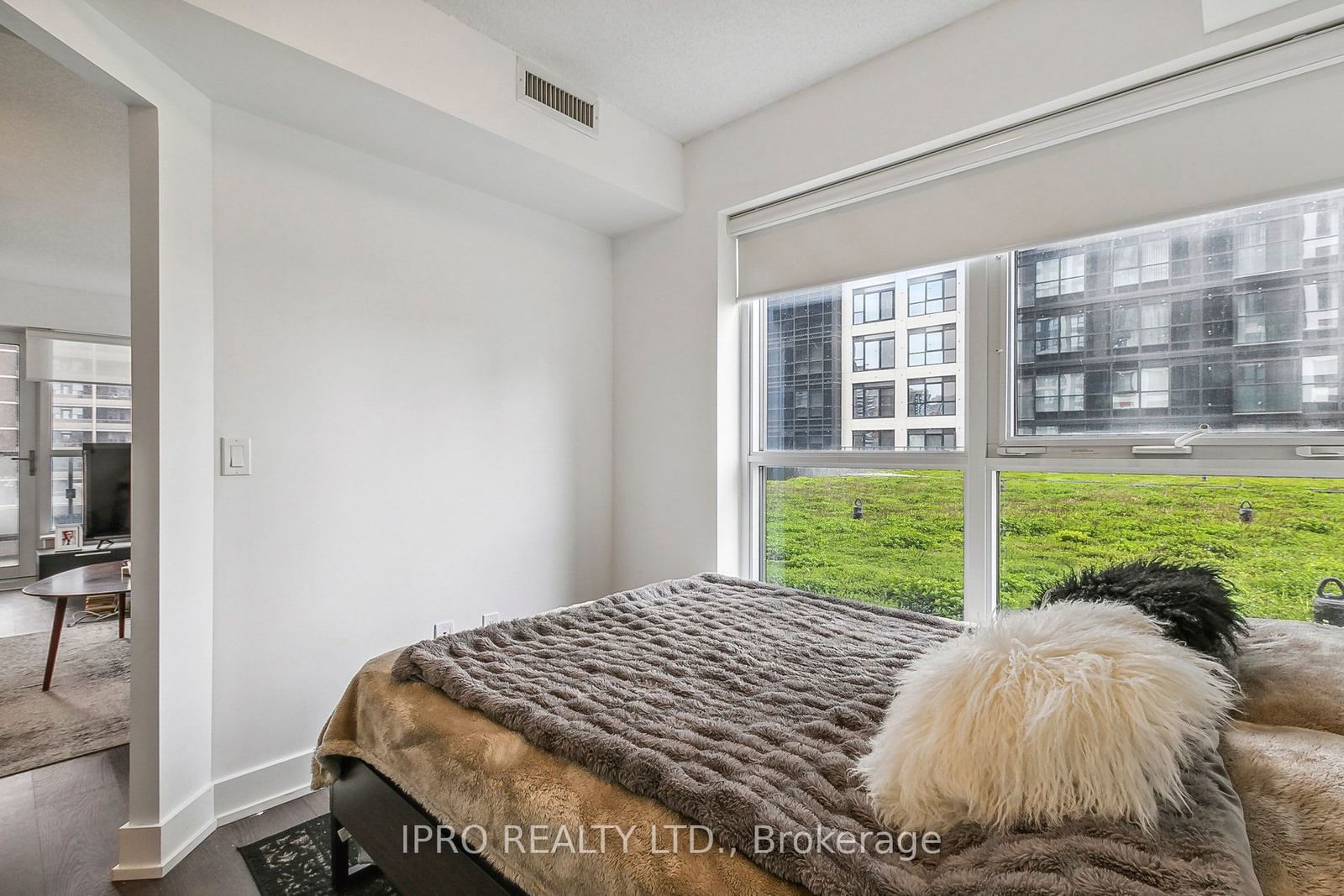 7 Mabelle Ave, unit 304 for sale - image #30