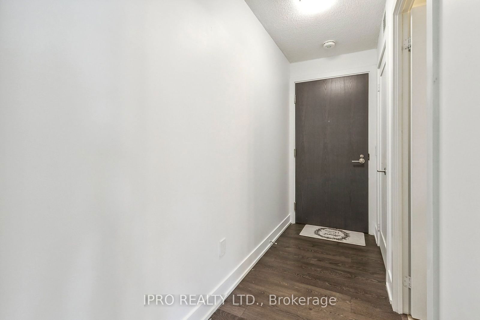 7 Mabelle Ave, unit 304 for sale - image #5