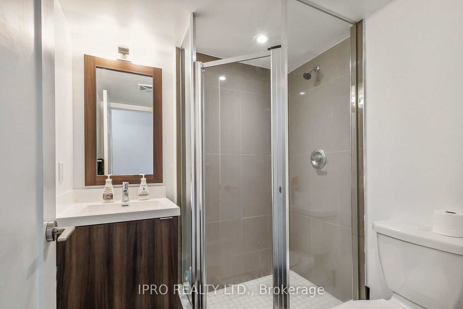 7 Mabelle Ave, unit 304 for sale - image #6