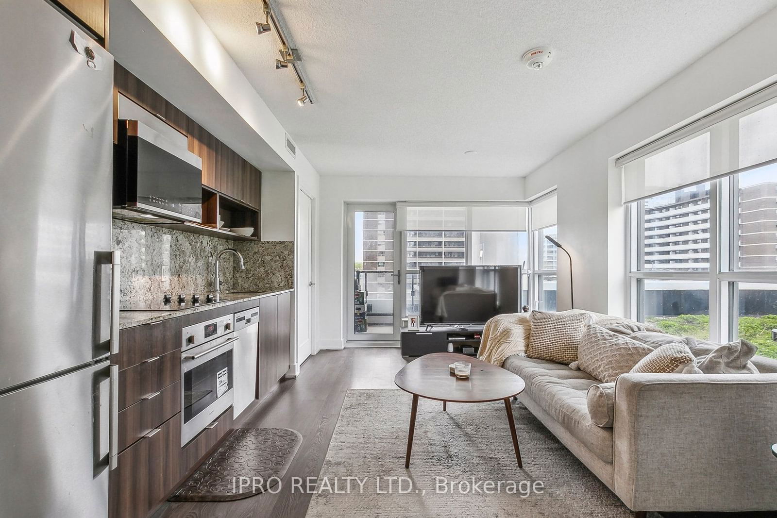 7 Mabelle Ave, unit 304 for sale - image #8