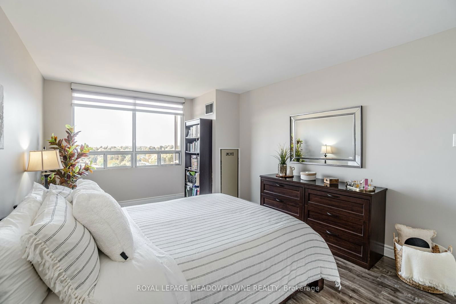 310 Mill St, unit 907 for sale - image #24