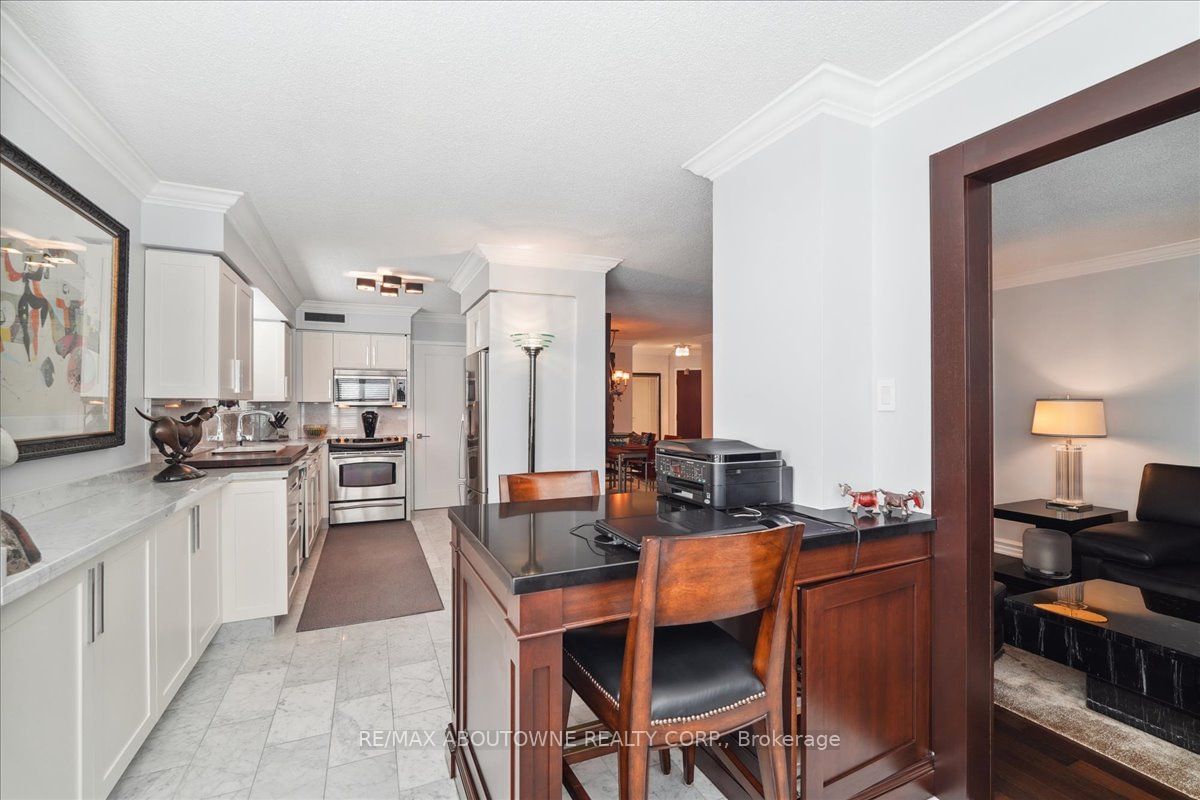 221 Robinson St, unit 314 for sale - image #13