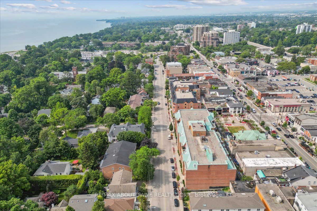 Towne Square Condos, Oakville, Toronto