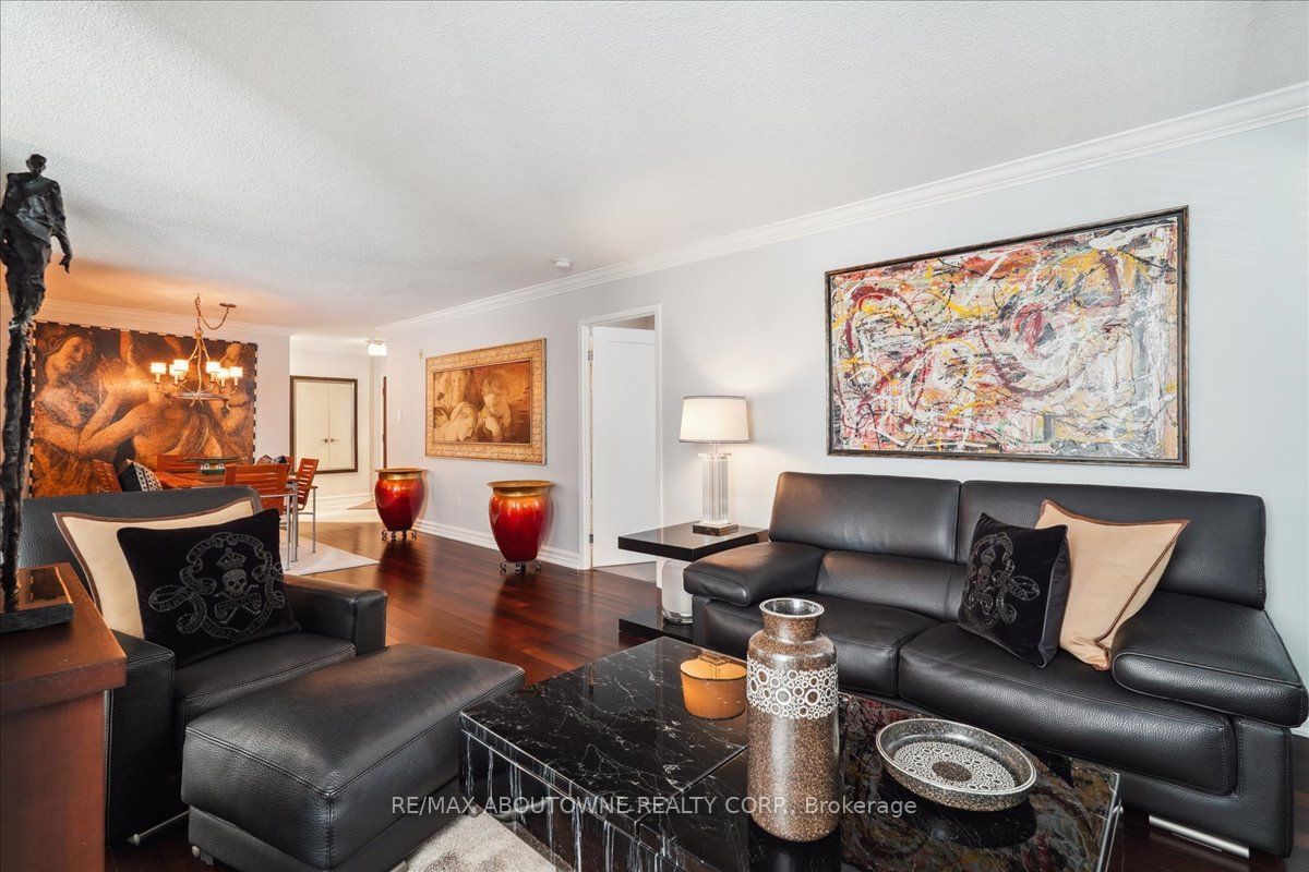 221 Robinson St, unit 314 for sale - image #8