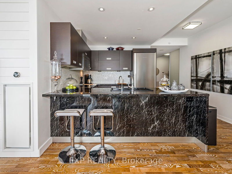 90 Park Lawn Rd, unit 1216 for sale - image #1