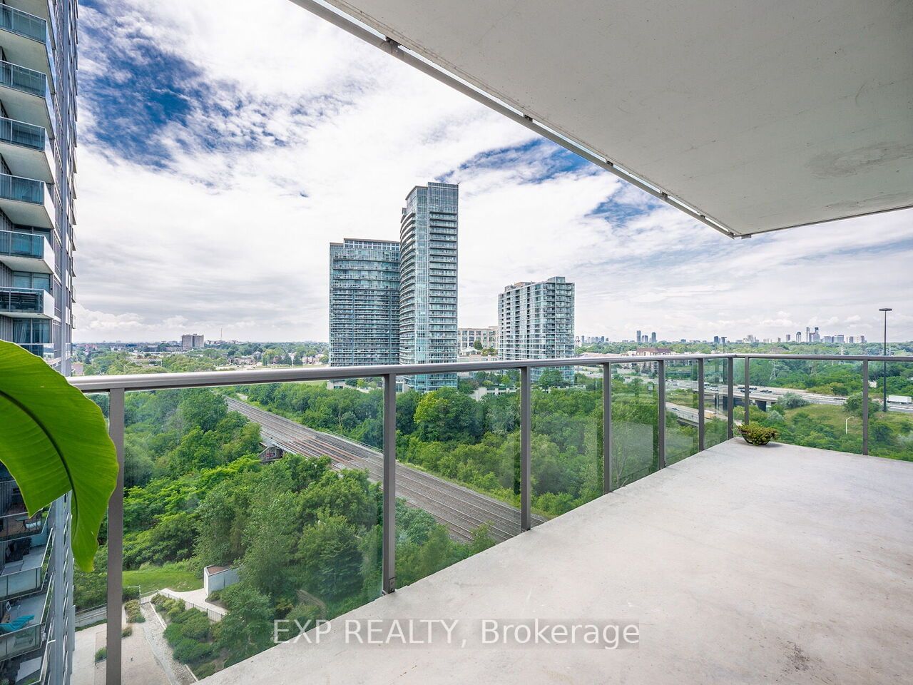 90 Park Lawn Rd, unit 1216 for sale - image #15