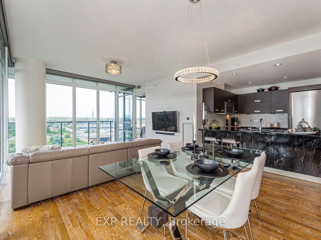 90 Park Lawn Rd, unit 1216 for sale - image #2