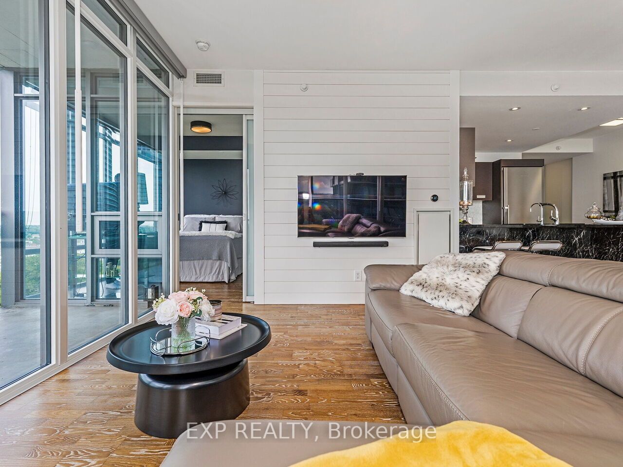 90 Park Lawn Rd, unit 1216 for sale - image #5