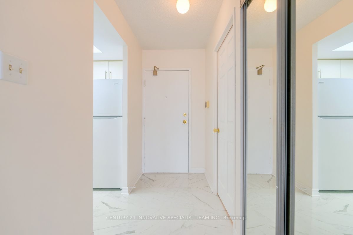 265 Enfield Pl, unit 901 for rent - image #12