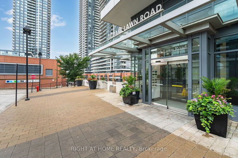 10 Park Lawn Rd, unit 528 for sale - image #1