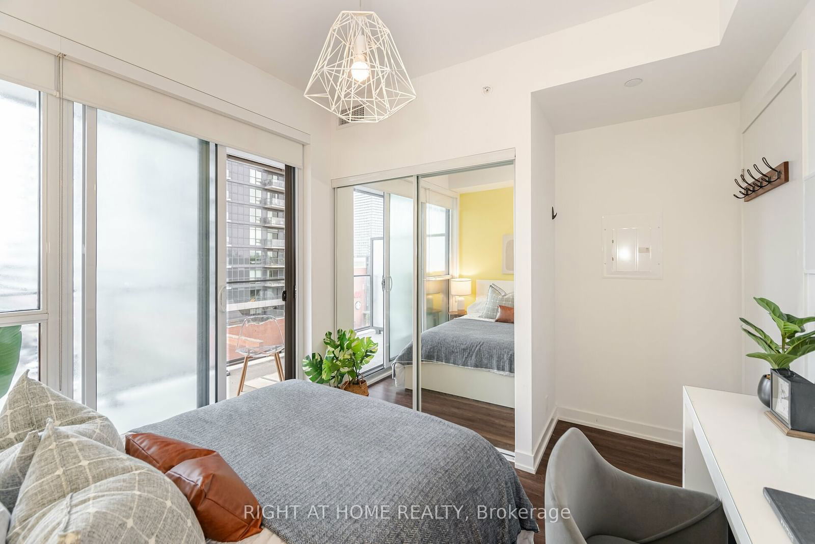 10 Park Lawn Rd, unit 528 for sale - image #20