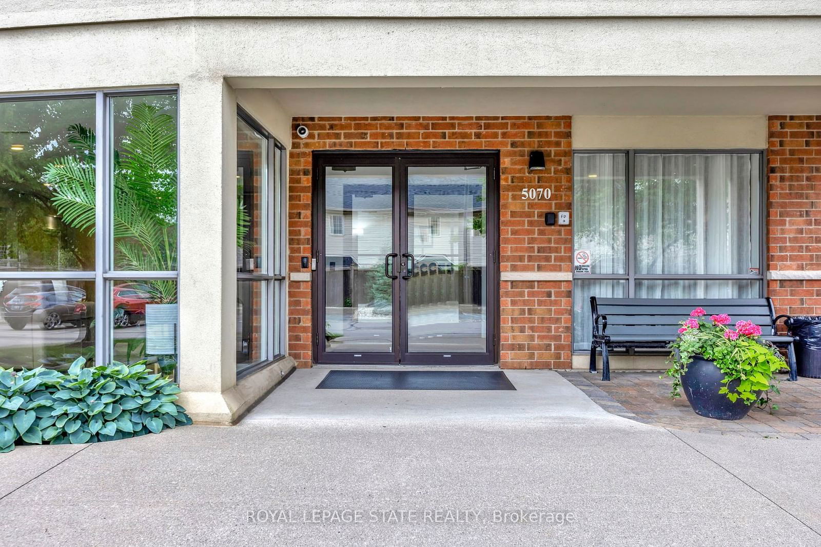 5070 Fairview St, unit 105 for sale - image #6