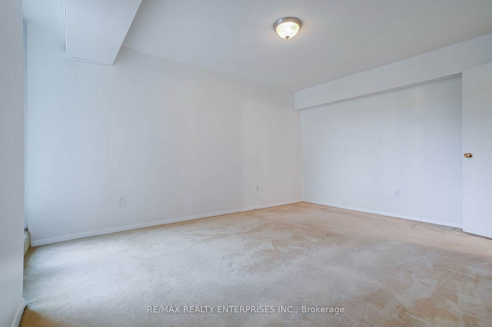 3100 Kirwin Ave, unit 306 for sale - image #24