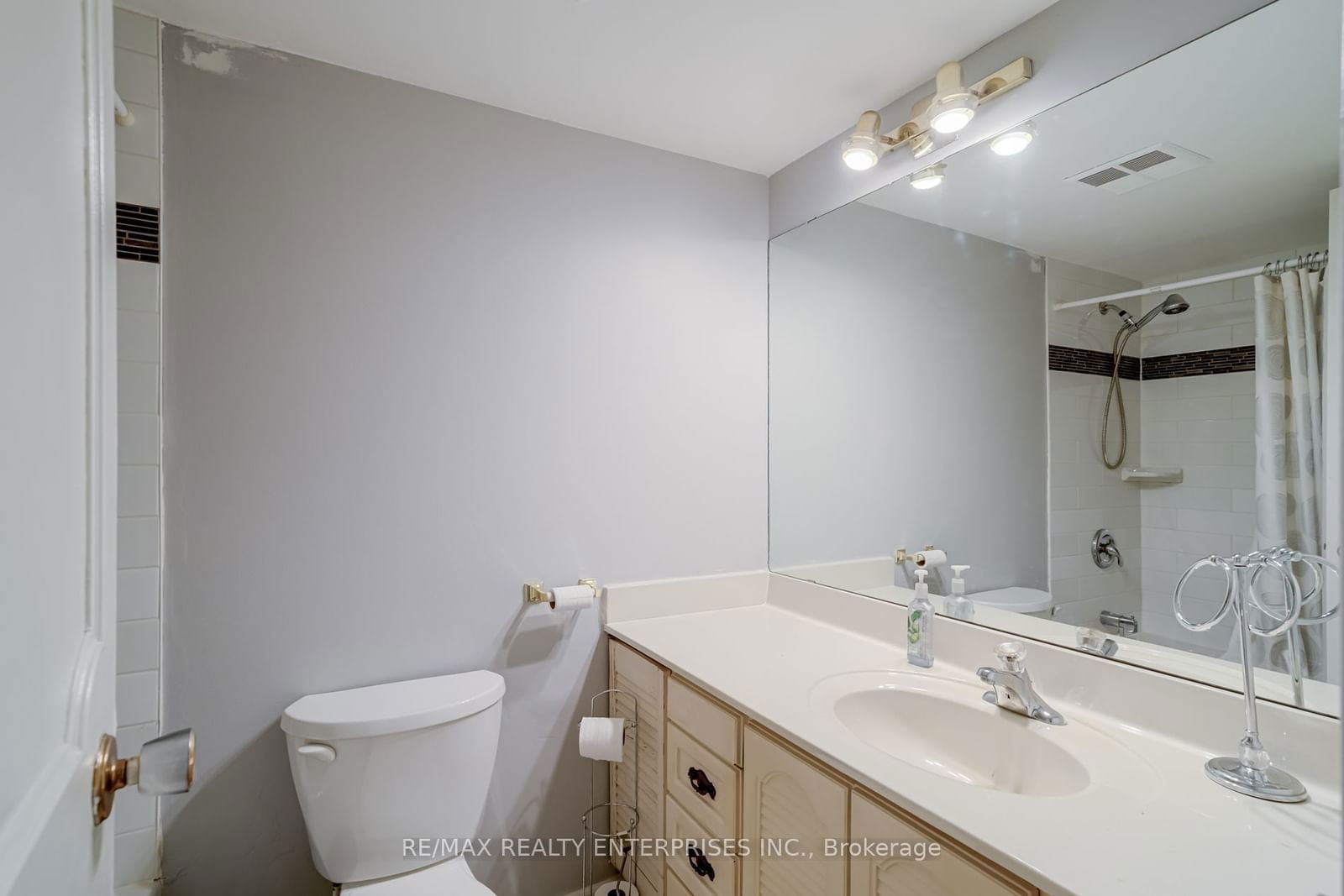 3100 Kirwin Ave, unit 306 for sale - image #28