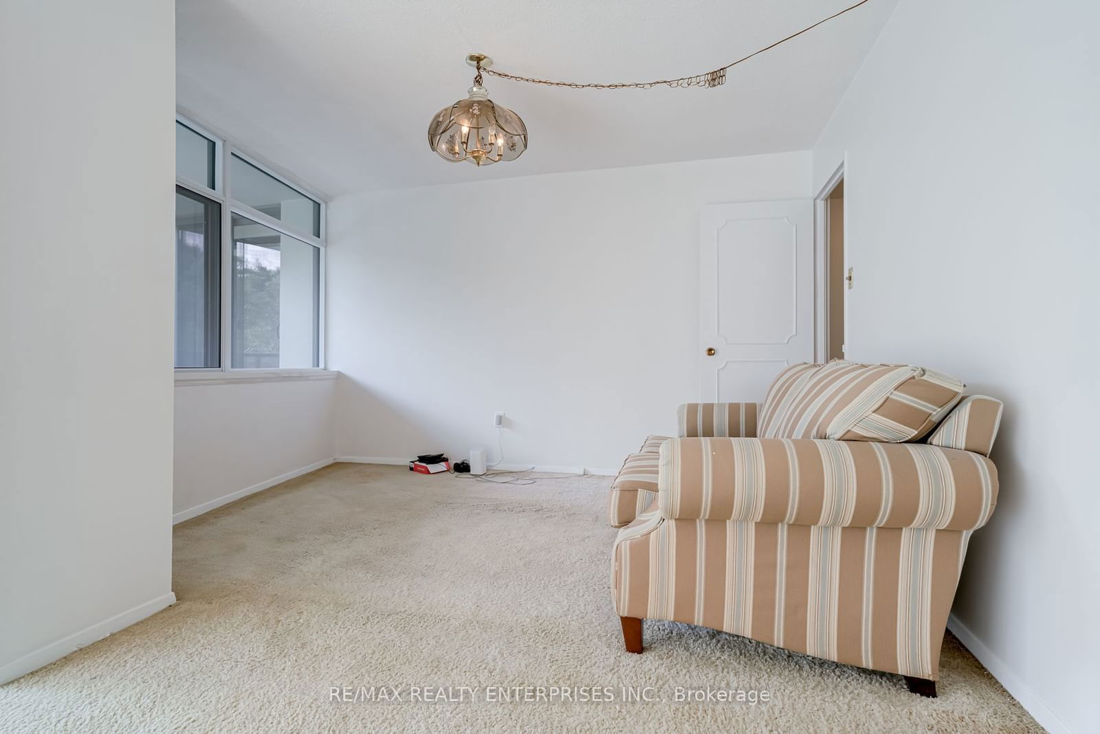 3100 Kirwin Ave, unit 306 for sale - image #6