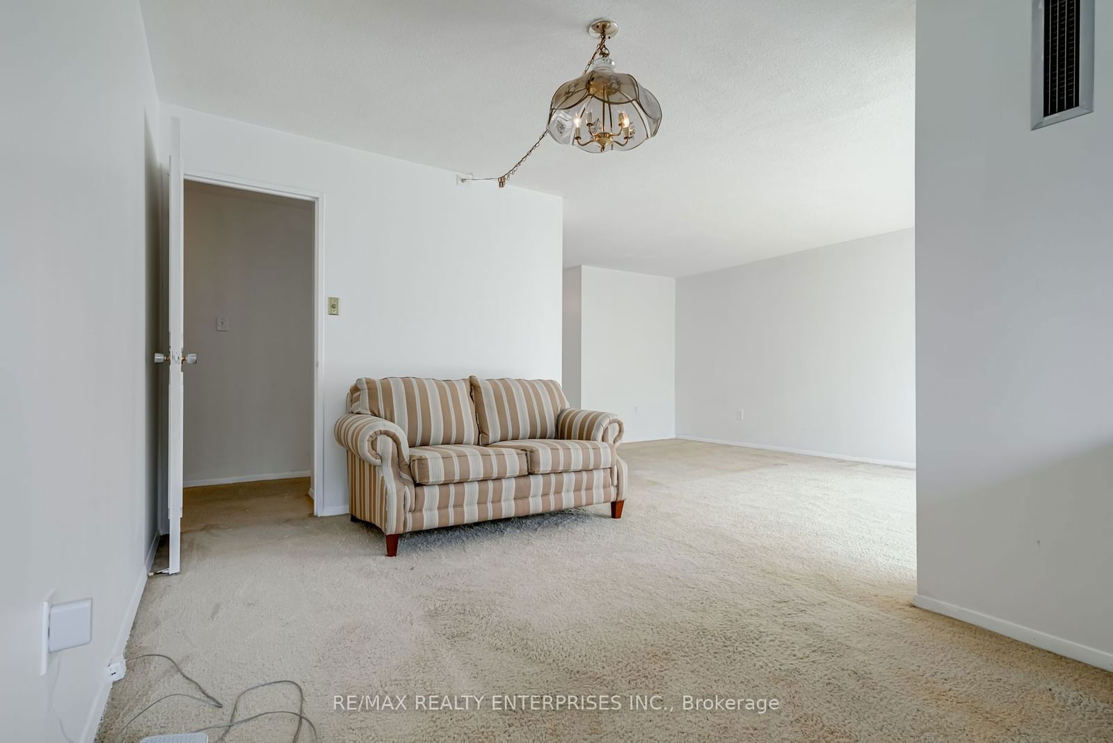 3100 Kirwin Ave, unit 306 for sale - image #8