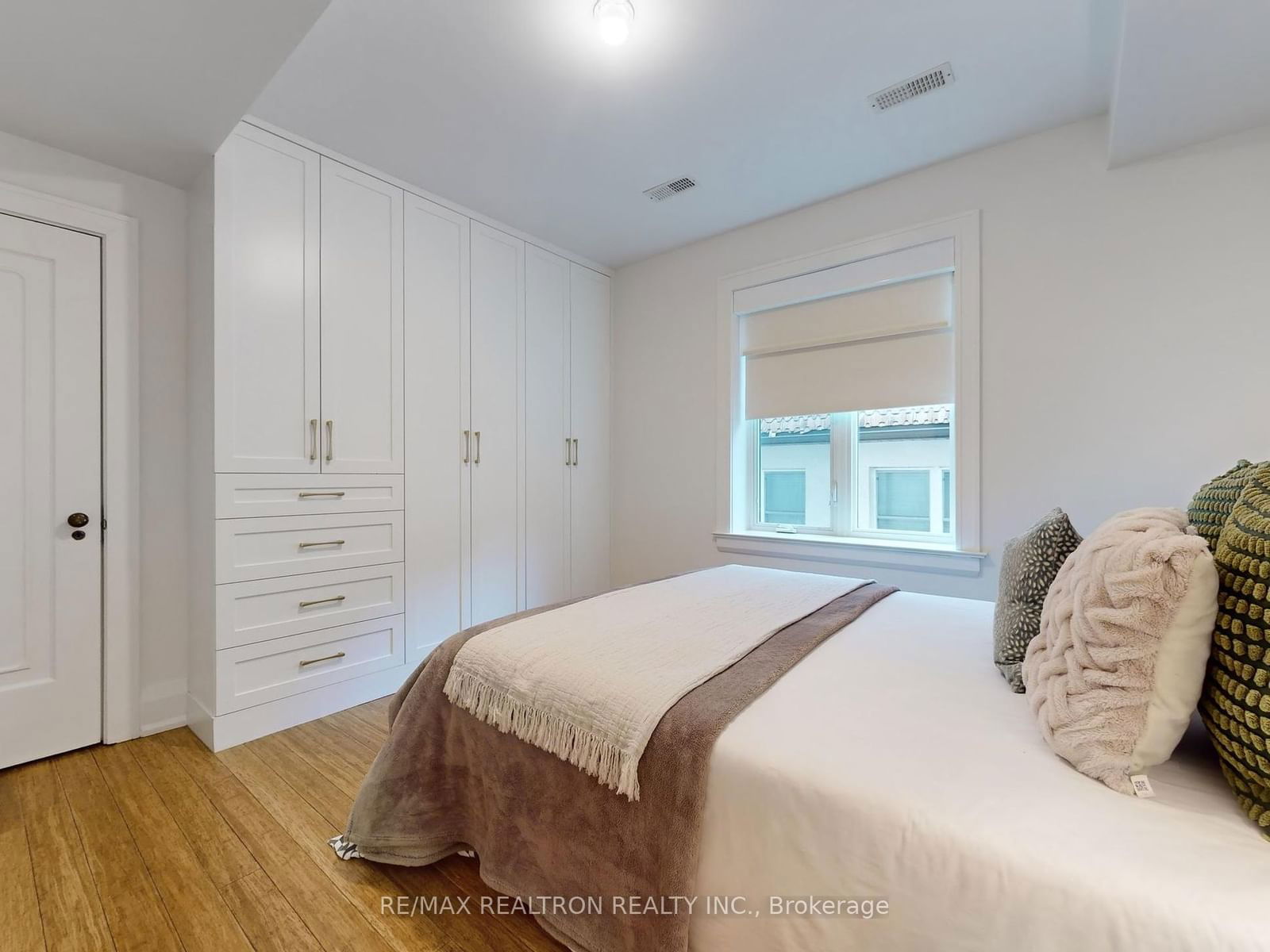 53 High Park Blvd, unit D for sale - image #25