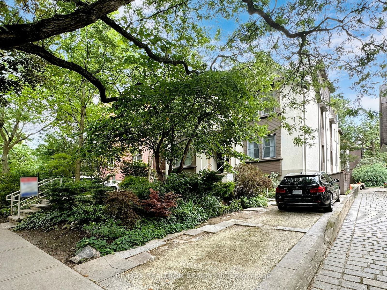 53 High Park Blvd, unit D for sale - image #38