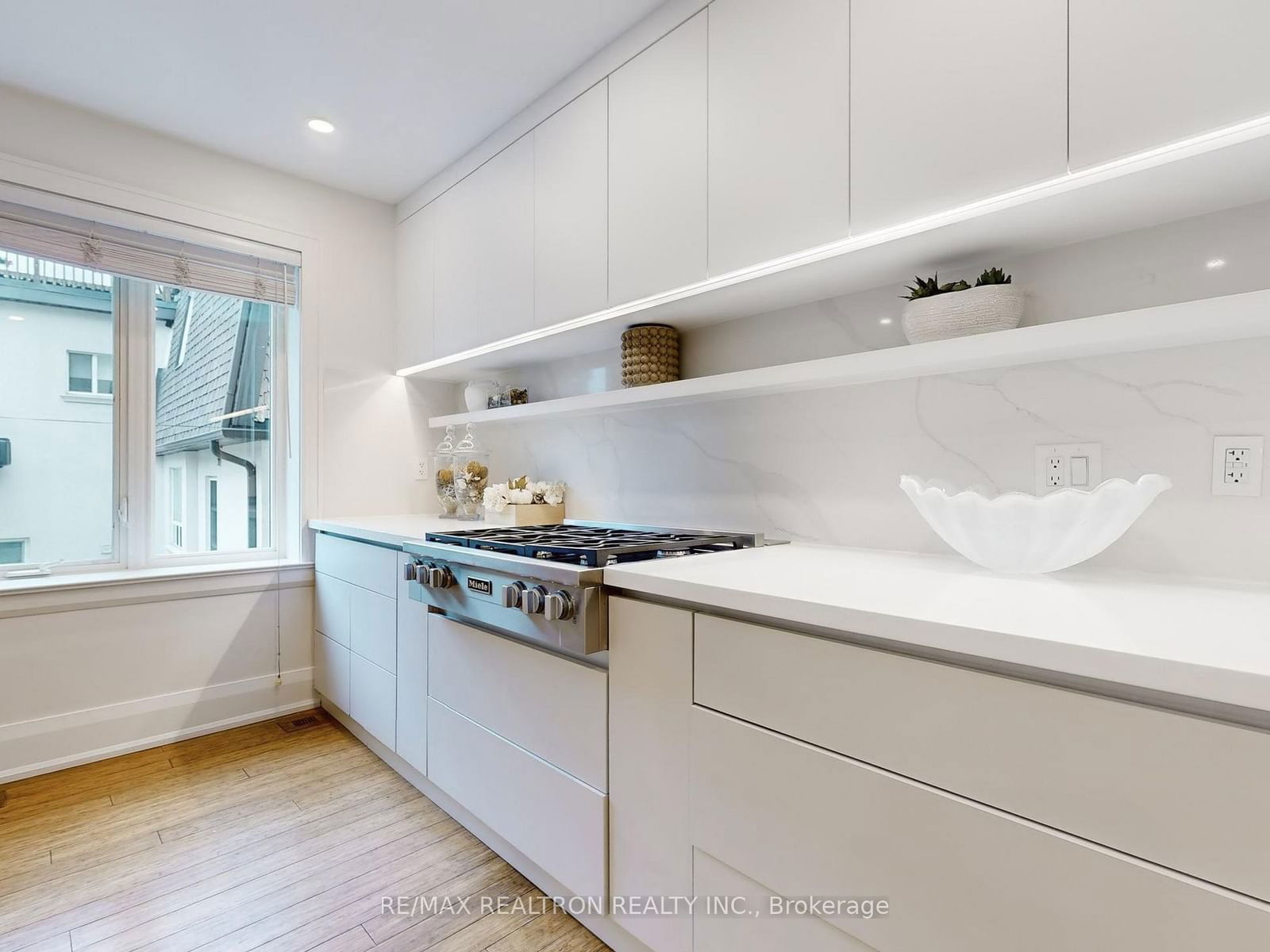 53 High Park Blvd, unit D for sale - image #6