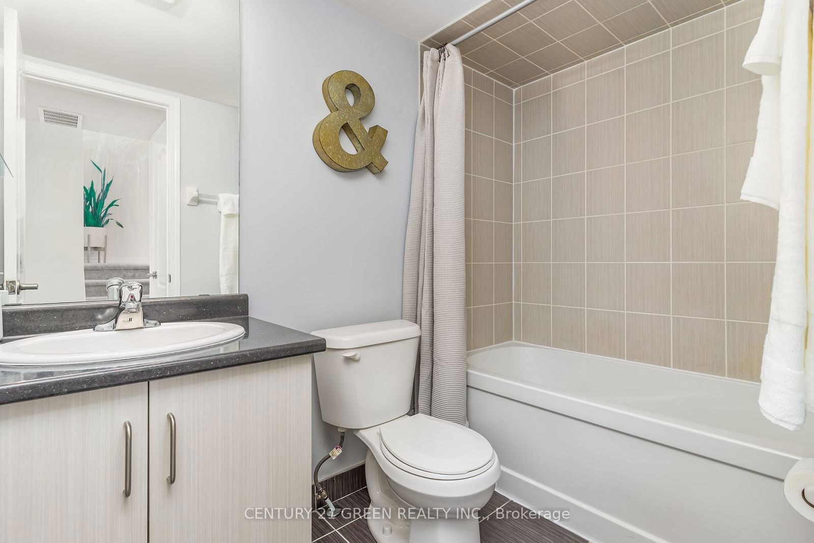 2441 Greenwich Dr, unit 71 for sale - image #16