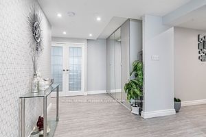 3650 Kaneff Cres, unit 1407 for sale - image #4